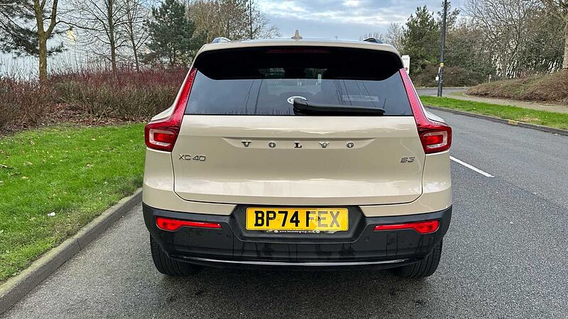 Volvo XC40 Ultra, B3 Mild hybrid, Petrol, Dark