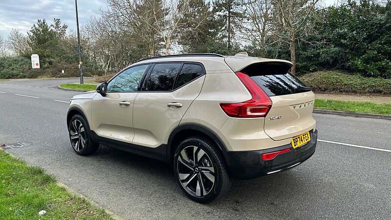 Volvo XC40 Ultra, B3 Mild hybrid, Petrol, Dark