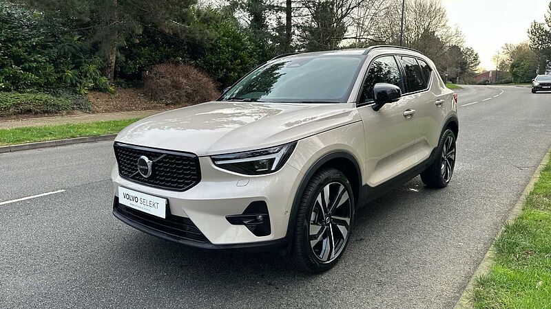 Volvo XC40 Ultra, B3 Mild hybrid, Petrol, Dark