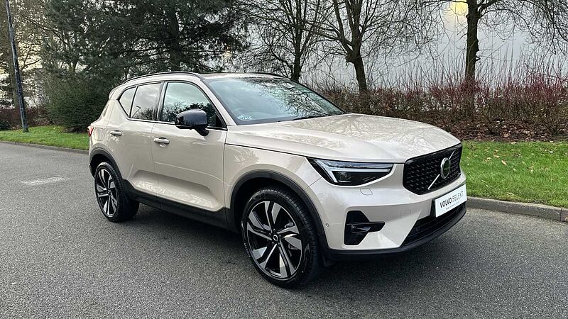 Volvo XC40 Ultra, B3 Mild hybrid, Petrol, Dark