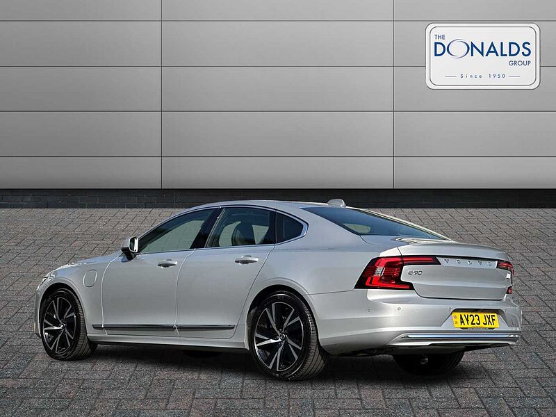 Volvo S90 Recharge Plus, T8 AWD plug-in hybrid, Electric/Petrol, Bright