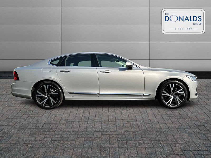 Volvo S90 Recharge Plus, T8 AWD plug-in hybrid, Electric/Petrol, Bright