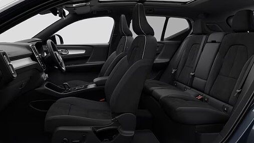 Volvo XC40 Black Edition Ultra, B4 Mild hybrid, Petrol (PAN ROOF! 20″ GLOSS BLACK ALLOYS! )