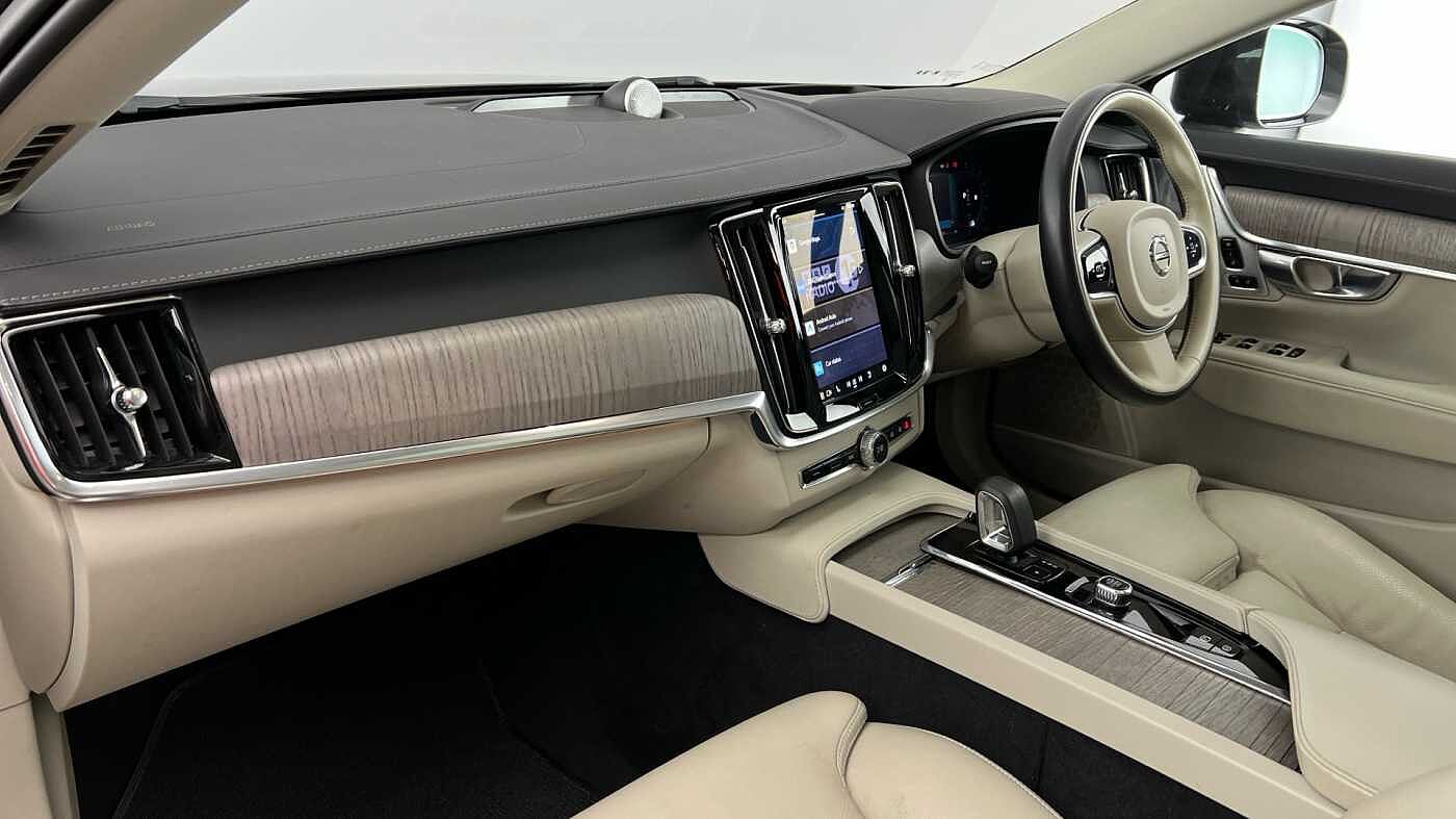 Volvo V90 Cross Country Ultimate, B5 AWD mild hybrid, Petrol