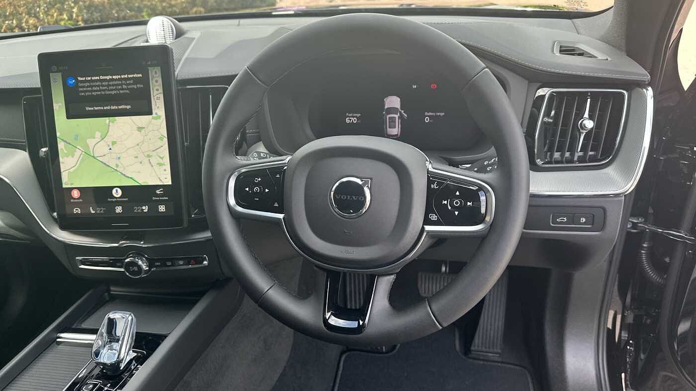 Volvo XC60 Black Edition Ultra, T8 AWD Plug-in hybrid, Electric/Petrol (£9000 SAVING! )