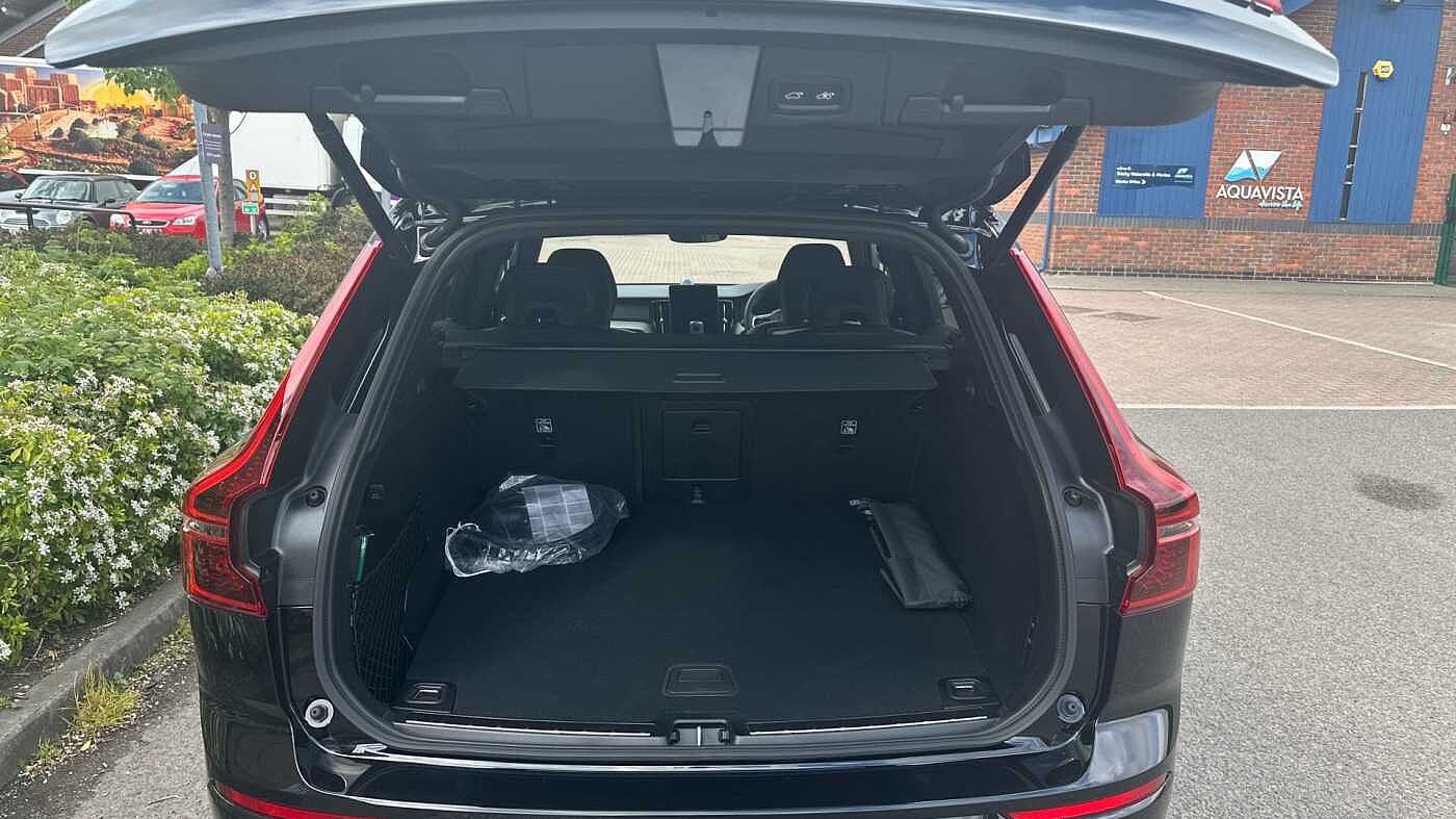 Volvo XC60 Black Edition Ultra, T8 AWD Plug-in hybrid, Electric/Petrol (£9000 SAVING! )