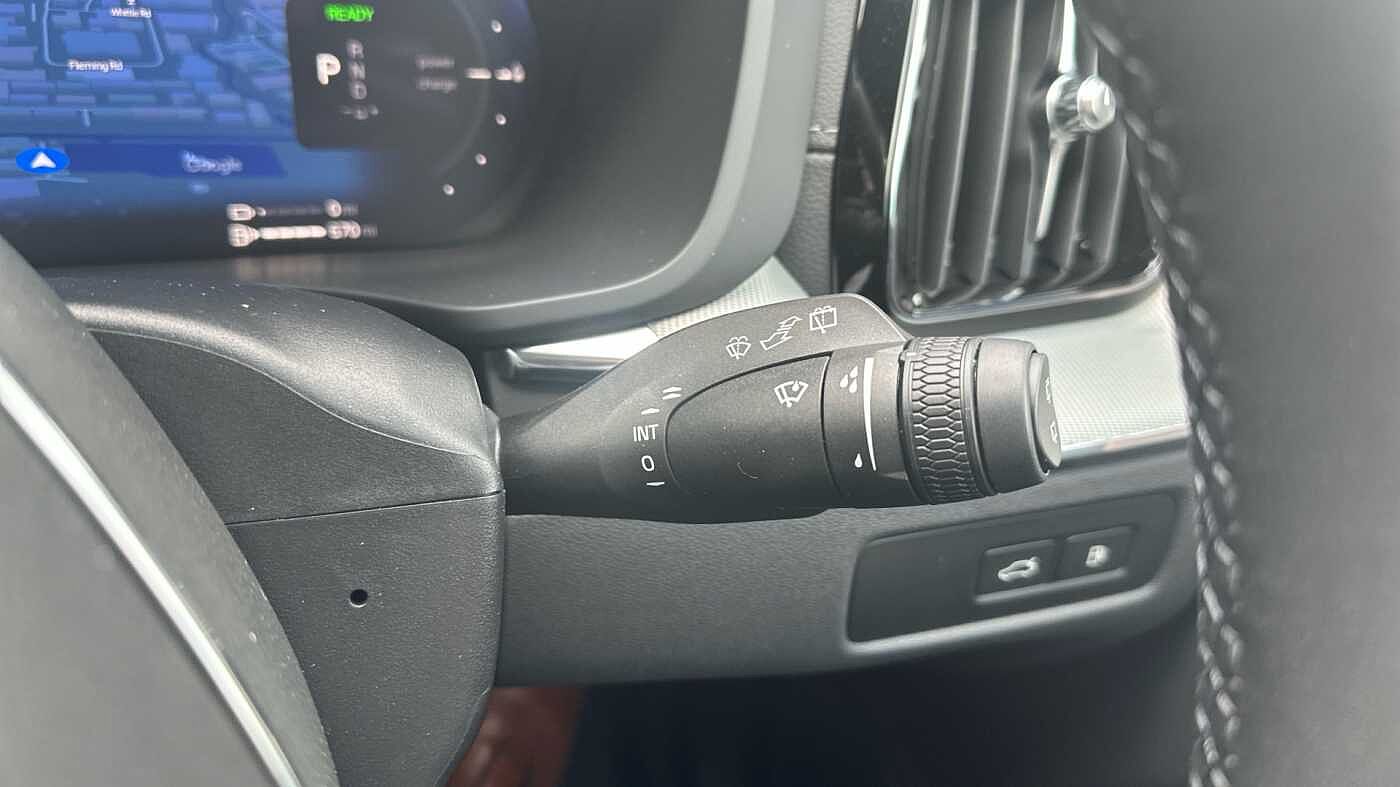 Volvo XC60 Black Edition Ultra, T8 AWD Plug-in hybrid, Electric/Petrol (£9000 SAVING! )