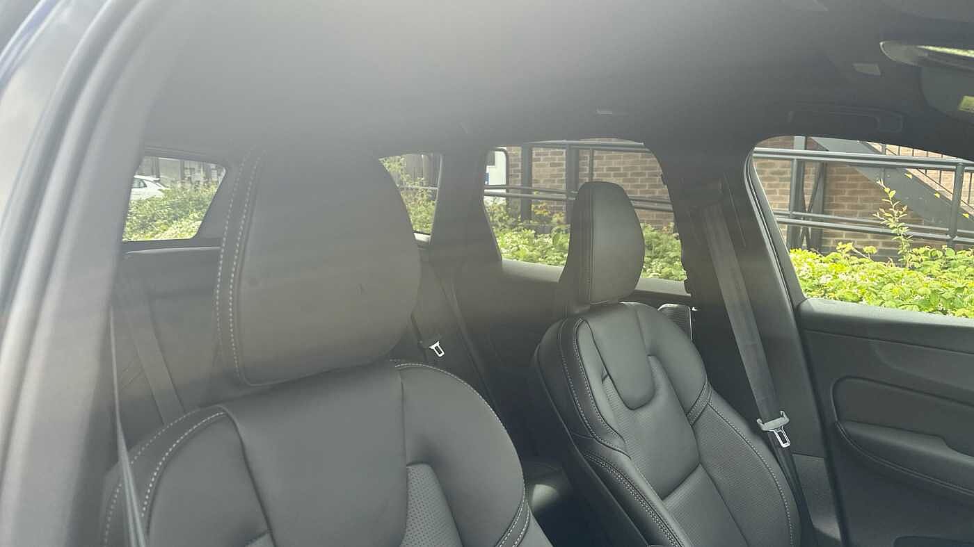 Volvo XC60 Black Edition Ultra, T8 AWD Plug-in hybrid, Electric/Petrol (£9000 SAVING! )