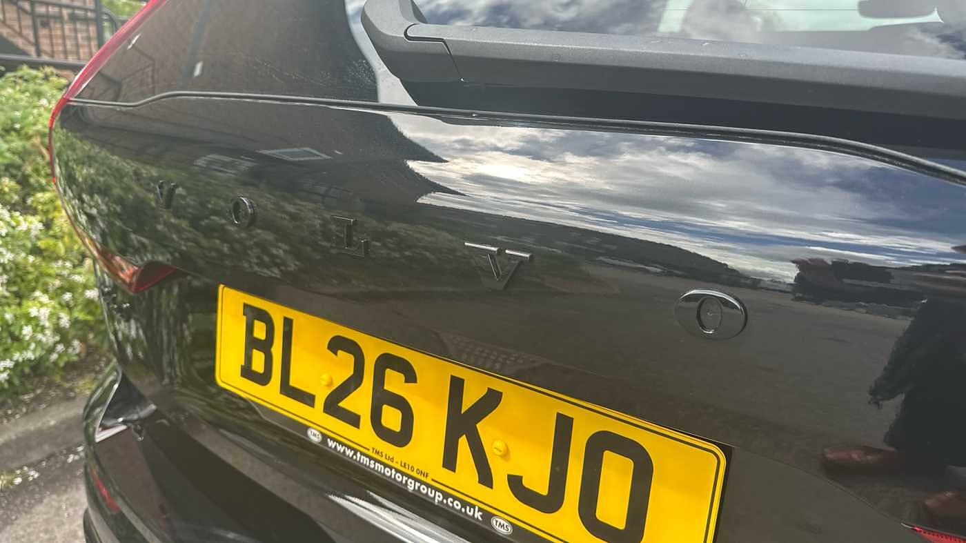 Volvo XC60 Black Edition Ultra, T8 AWD Plug-in hybrid, Electric/Petrol (£9000 SAVING! )