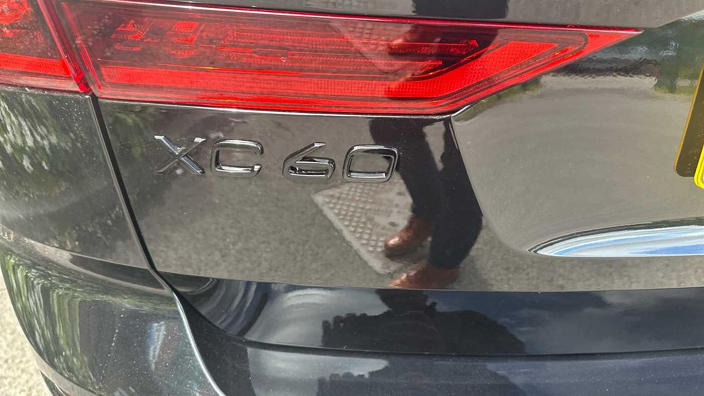 Volvo XC60 Black Edition Ultra, T8 AWD Plug-in hybrid, Electric/Petrol (£9000 SAVING! )