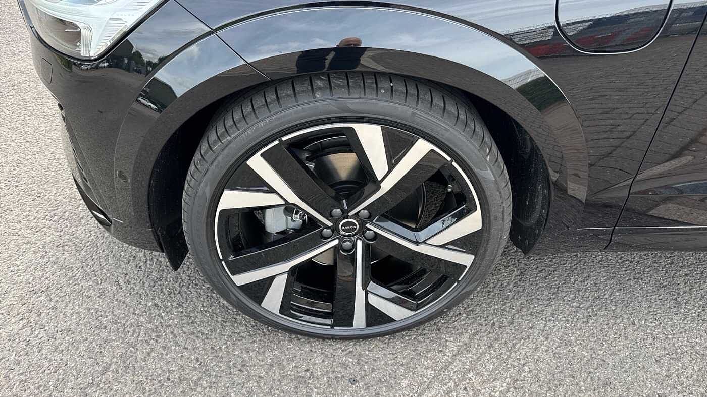 Volvo XC60 Black Edition Ultra, T8 AWD Plug-in hybrid, Electric/Petrol