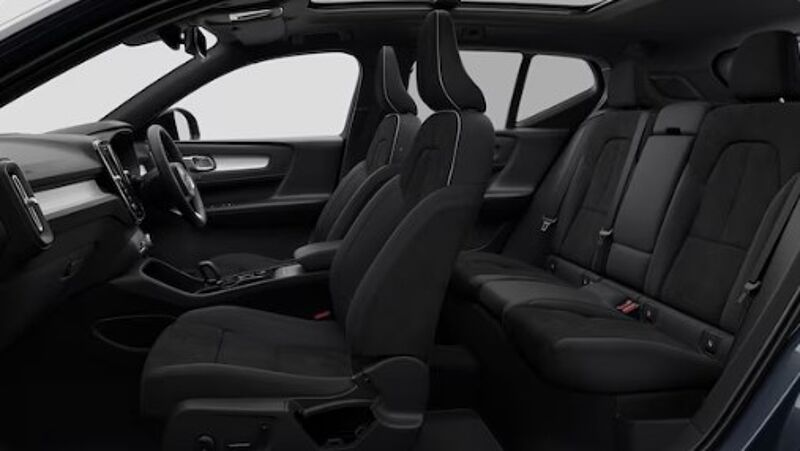 Volvo XC40 Black Edition Ultra, B4 Mild hybrid, Petrol (PAN ROOF! 20&Prime; GLOSS BLACK ALLOYS! )