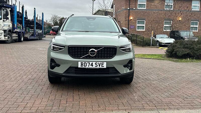 Volvo XC40 Ultra, B4 Mild hybrid, Petrol, Dark