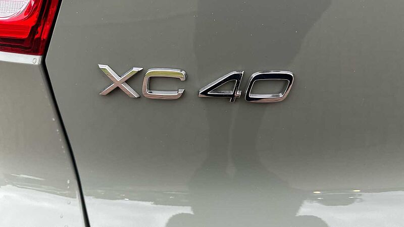 Volvo XC40 Ultra, B4 Mild hybrid, Petrol, Dark