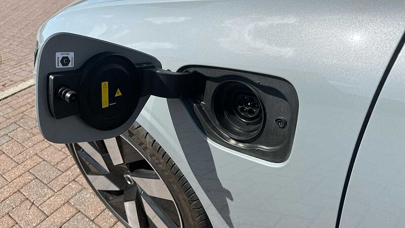 Volvo V60 Plus, T6 AWD Plug-in hybrid, Electric/Petrol, Dark