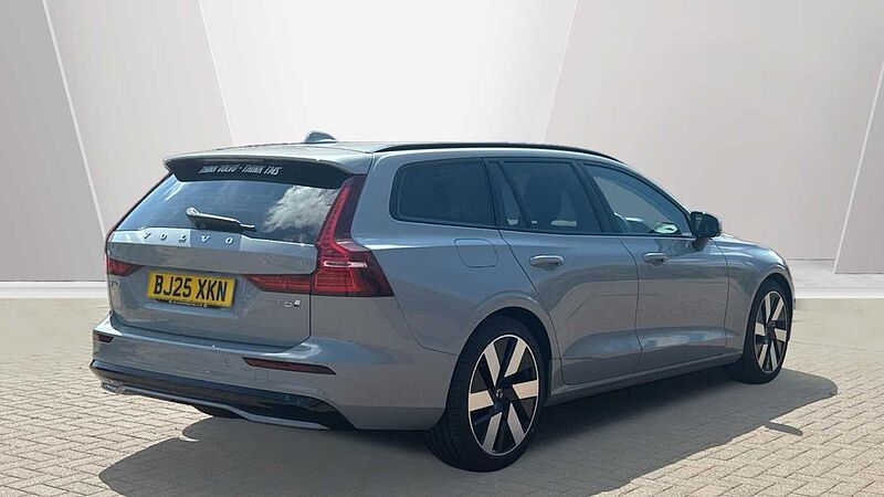 Volvo V60 Plus, T6 AWD Plug-in hybrid, Electric/Petrol, Dark