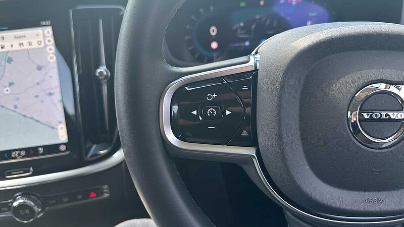 Volvo V60 Plus, T6 AWD Plug-in hybrid, Electric/Petrol, Dark