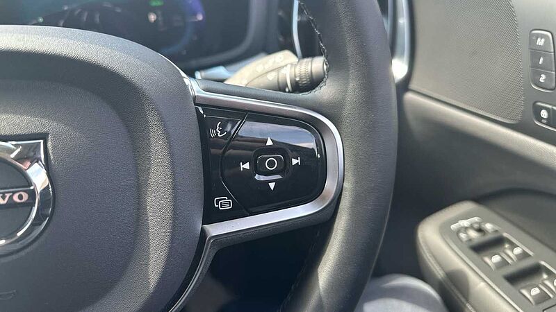 Volvo V60 Plus, T6 AWD Plug-in hybrid, Electric/Petrol, Dark