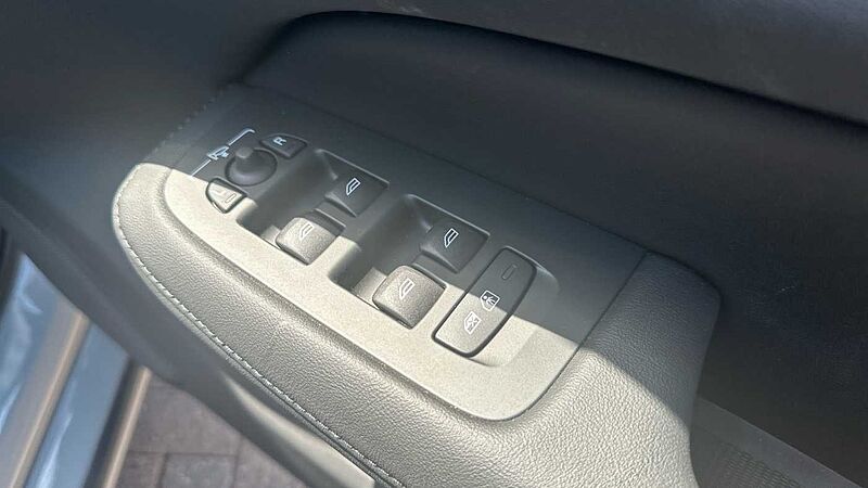 Volvo V60 Plus, T6 AWD Plug-in hybrid, Electric/Petrol, Dark