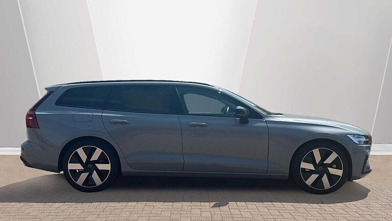 Volvo V60 Plus, T6 AWD Plug-in hybrid, Electric/Petrol, Dark