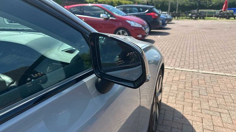 Volvo V60 Plus, T6 AWD Plug-in hybrid, Electric/Petrol, Dark