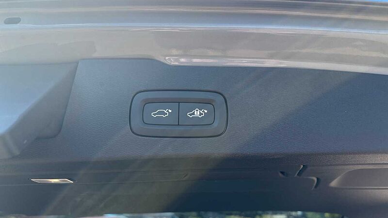 Volvo V60 Plus, T6 AWD Plug-in hybrid, Electric/Petrol, Dark