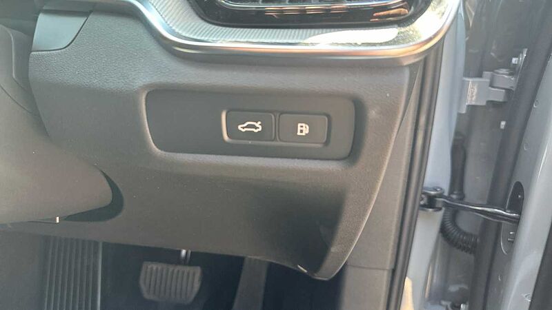 Volvo V60 Plus, T6 AWD Plug-in hybrid, Electric/Petrol, Dark