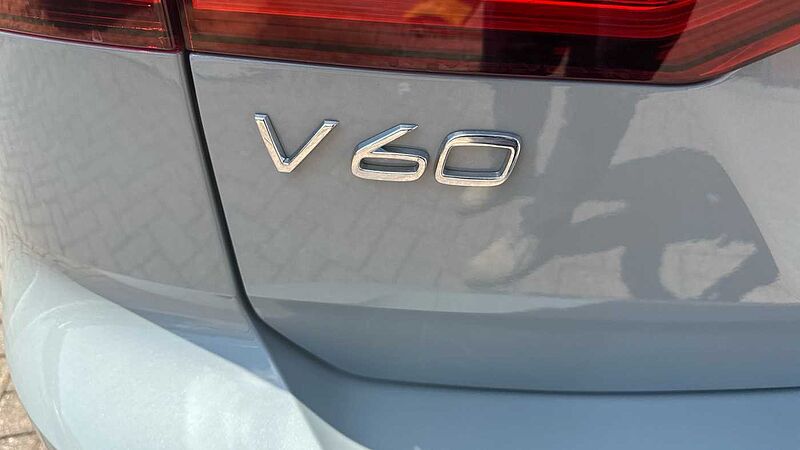 Volvo V60 Plus, T6 AWD Plug-in hybrid, Electric/Petrol, Dark