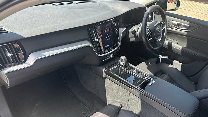 Volvo V60 Plus, T6 AWD Plug-in hybrid, Electric/Petrol, Dark