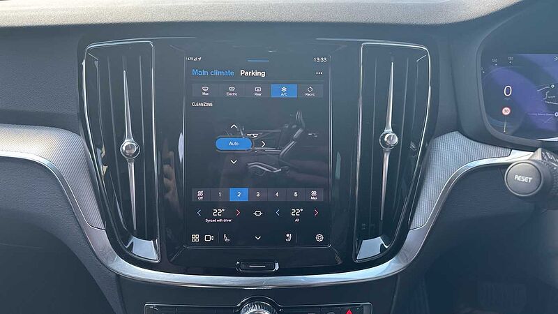 Volvo V60 Plus, T6 AWD Plug-in hybrid, Electric/Petrol, Dark