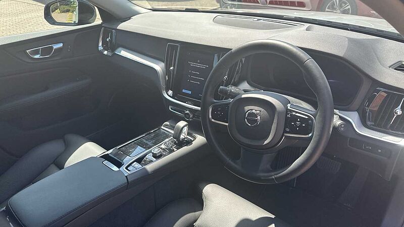 Volvo V60 Plus, T6 AWD Plug-in hybrid, Electric/Petrol, Dark