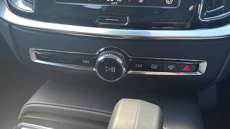 Volvo V60 Plus, T6 AWD Plug-in hybrid, Electric/Petrol, Dark