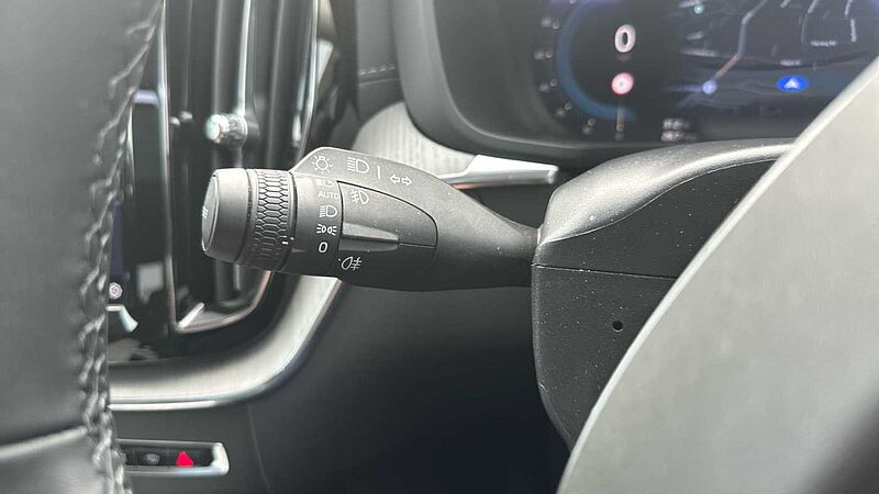 Volvo XC60 Ultra, B5 AWD Mild hybrid, Petrol, Dark