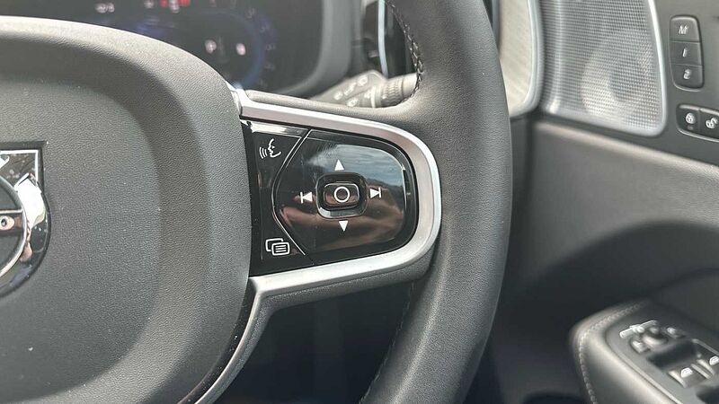 Volvo XC60 Ultra, B5 AWD Mild hybrid, Petrol, Dark