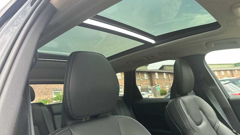 Volvo XC60 Ultra, B5 AWD Mild hybrid, Petrol, Dark