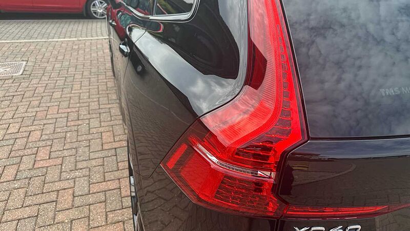 Volvo XC60 Ultra, B5 AWD Mild hybrid, Petrol, Dark