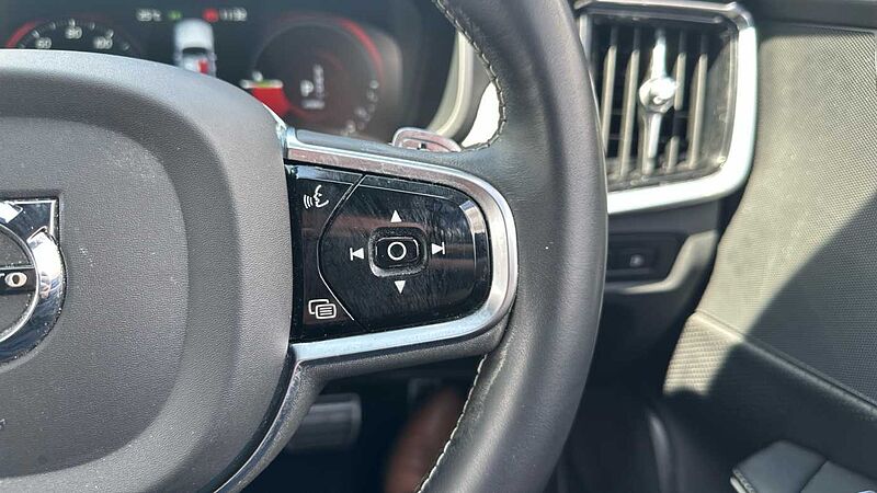 Volvo S90 T8 AWD Twin Engine R-Design Plus Automatic