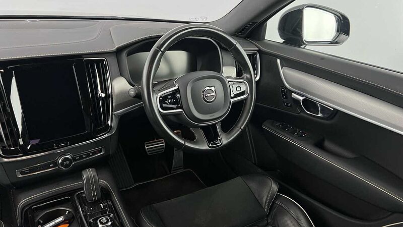 Volvo S90 T8 AWD plug-in hybrid  Recharge R-Design