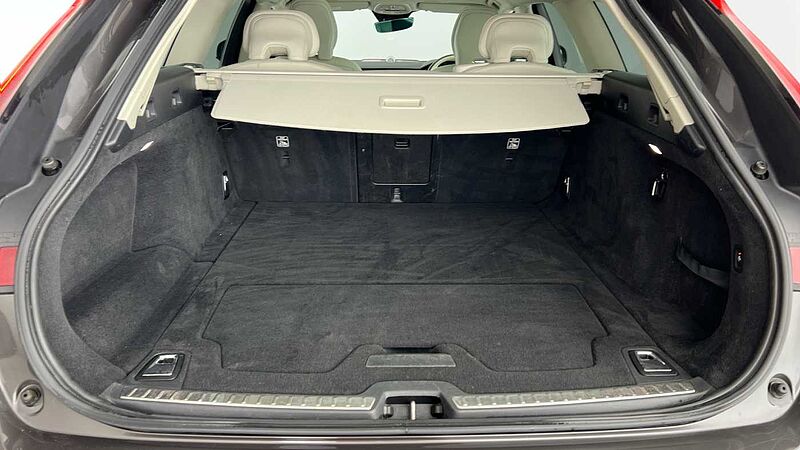 Volvo V90 Cross Country Ultimate, B5 AWD mild hybrid, Petrol
