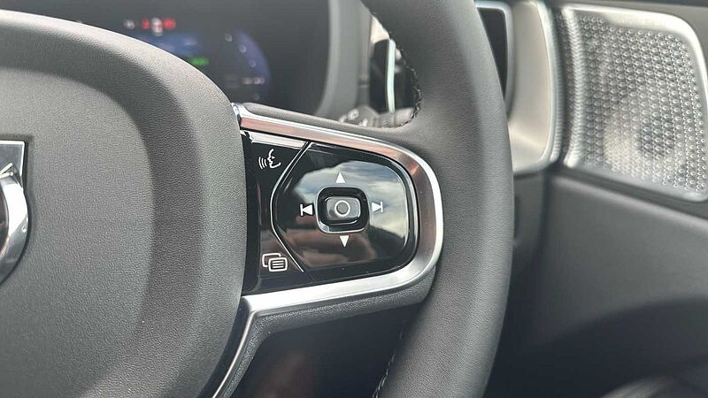 Volvo XC60 Black Edition Ultra, T8 AWD Plug-in hybrid, Electric/Petrol (&pound;9000 SAVING! )