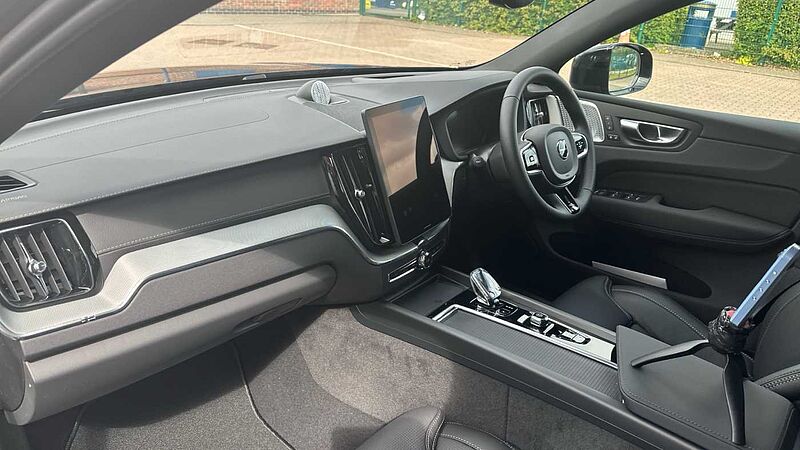 Volvo XC60 Black Edition Ultra, T8 AWD Plug-in hybrid, Electric/Petrol (&pound;9000 SAVING! )