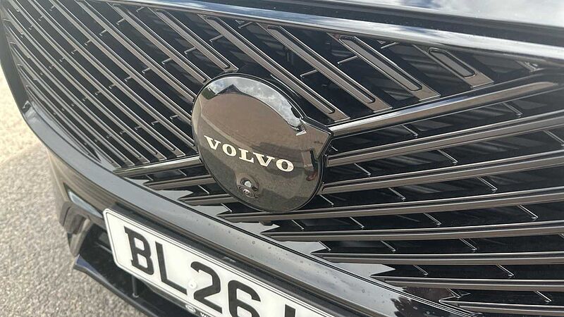 Volvo XC60 Black Edition Ultra, T8 AWD Plug-in hybrid, Electric/Petrol (&pound;9000 SAVING! )