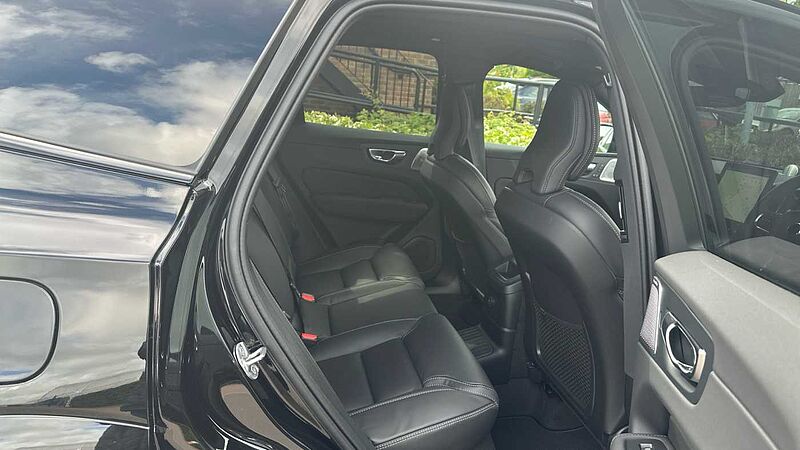 Volvo XC60 Black Edition Ultra, T8 AWD Plug-in hybrid, Electric/Petrol (&pound;9000 SAVING! )