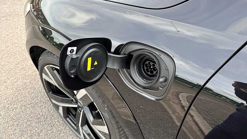 Volvo XC60 Black Edition Ultra, T8 AWD Plug-in hybrid, Electric/Petrol
