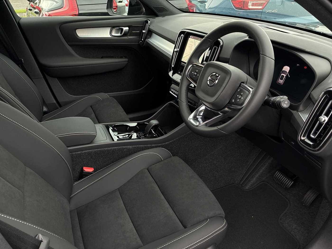 Volvo XC40 2.0 B4P Ultra Black Edition 5Dr Auto
