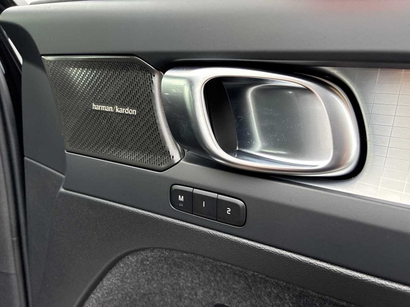 Volvo XC40 2.0 B4P Ultra Black Edition 5Dr Auto