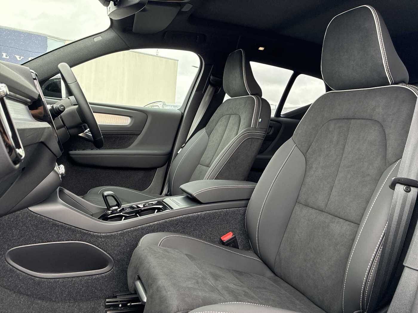Volvo XC40 2.0 B4P Ultra Black Edition 5Dr Auto