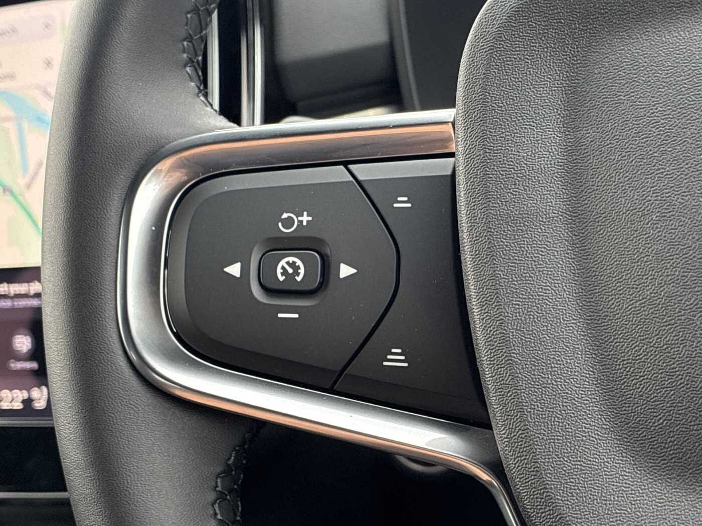 Volvo XC40 2.0 B4P Ultra Black Edition 5Dr Auto
