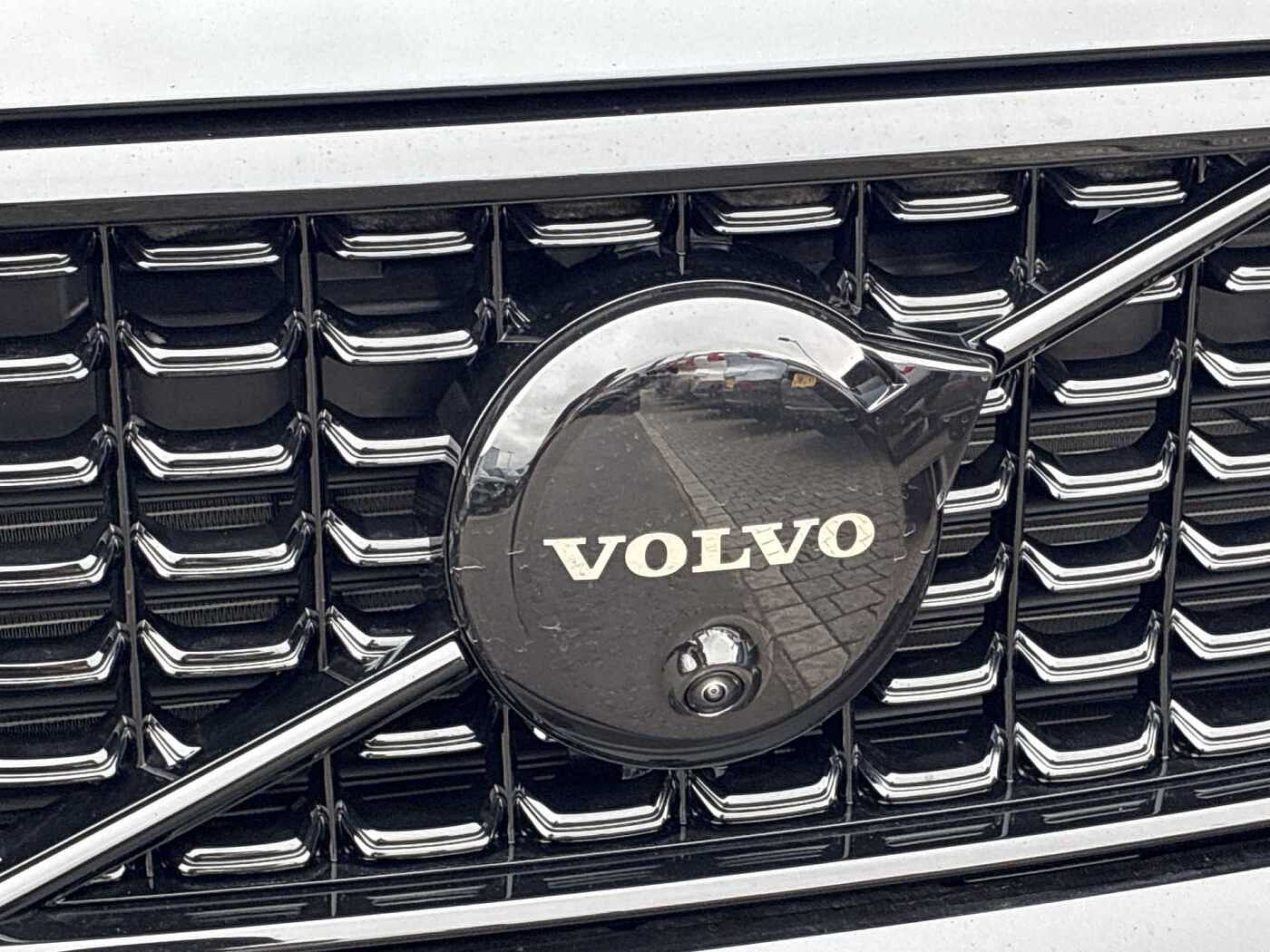 Volvo XC40 2.0 B4P Ultra Black Edition 5Dr Auto