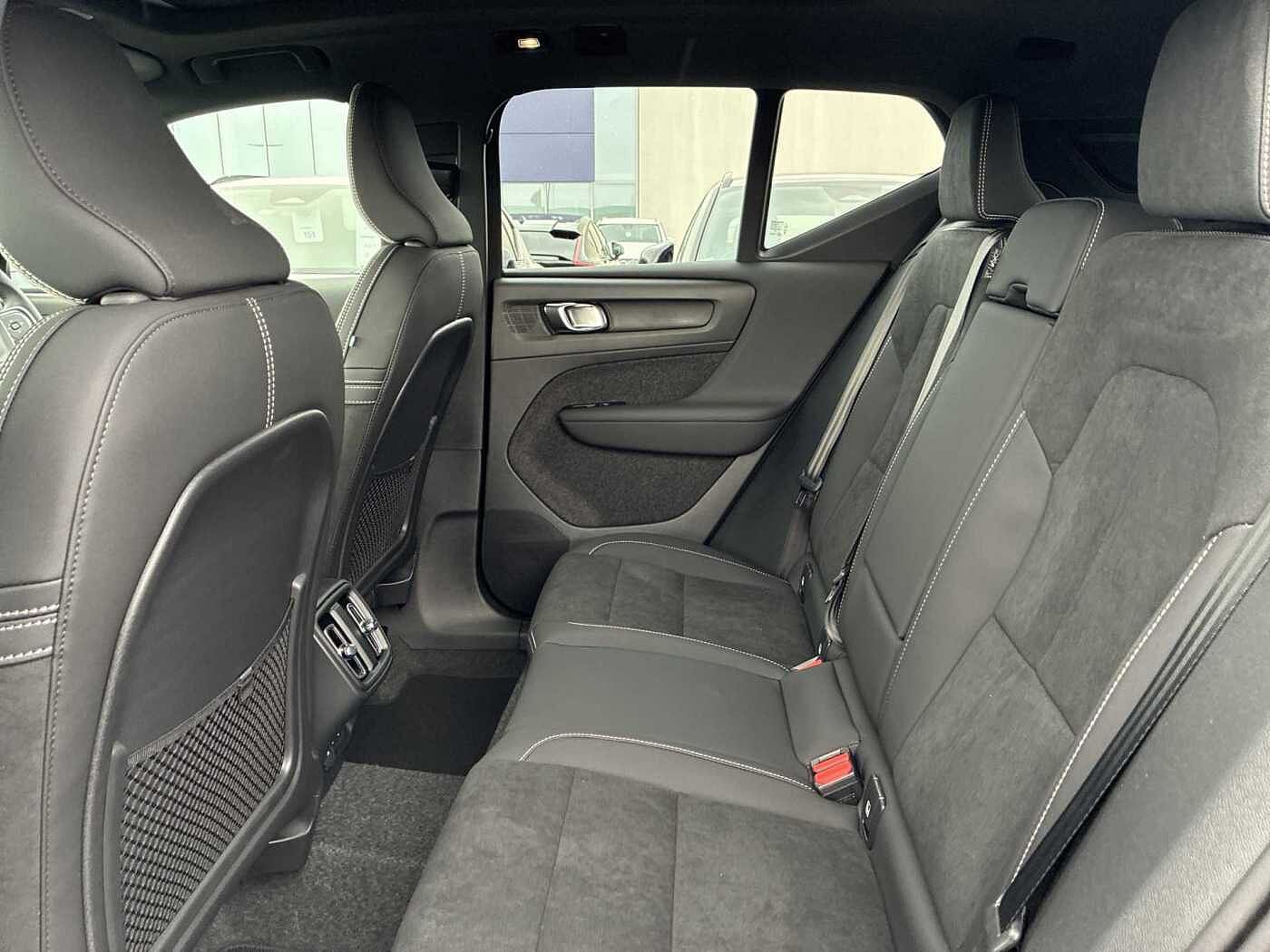 Volvo XC40 2.0 B4P Ultra Black Edition 5Dr Auto